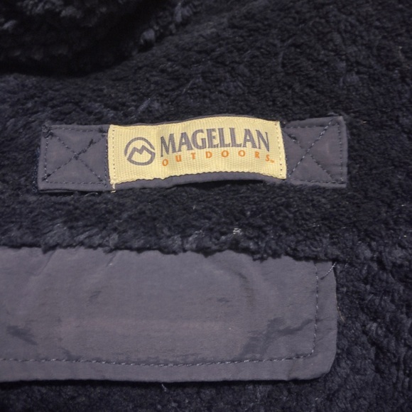 Magellan Outdoors sweater - Picture 3 of 4
